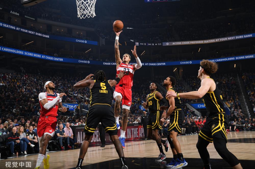 她都展现出 她都展现出