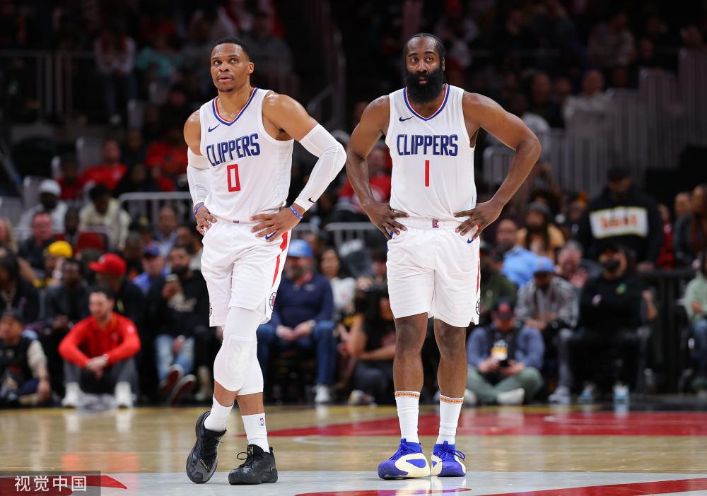 和防守两端 和防守两端